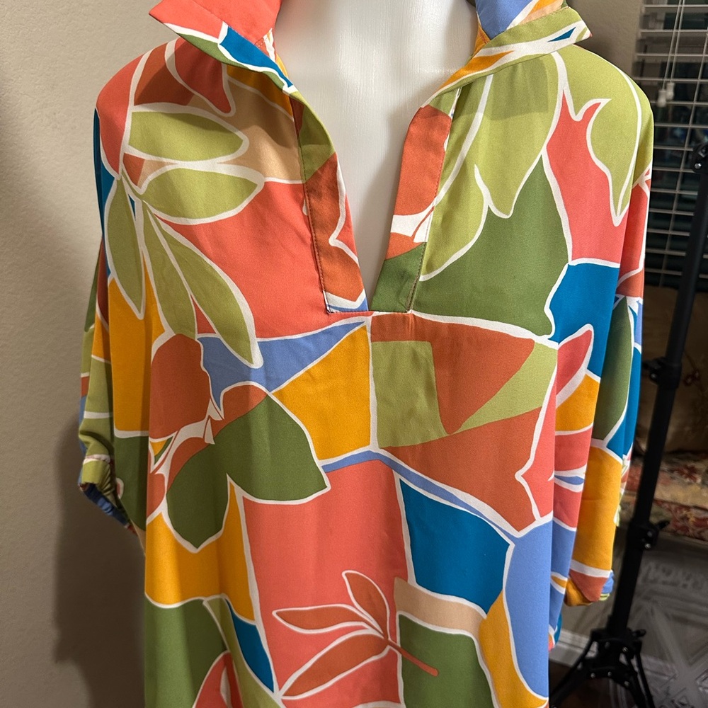 Size Large Adrienne Colorful Abstract Print Blouse box 4